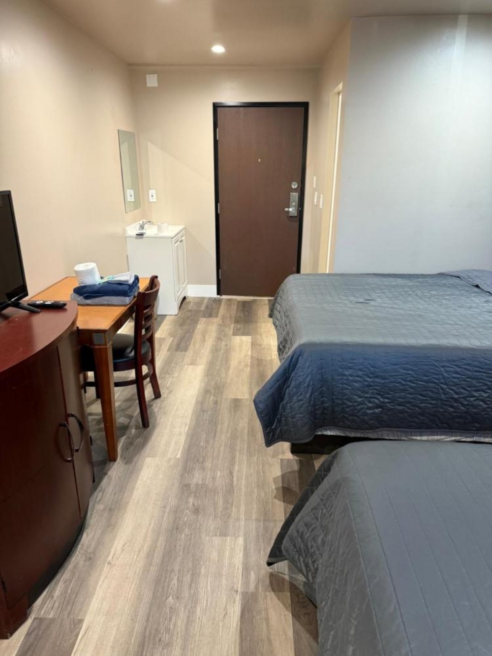 Room image 4